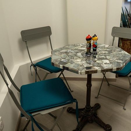 T2! 3 Ou 4 Personnes Centre Ville Neuf Avec Garage Sanary-sur-Mer Bagian luar foto