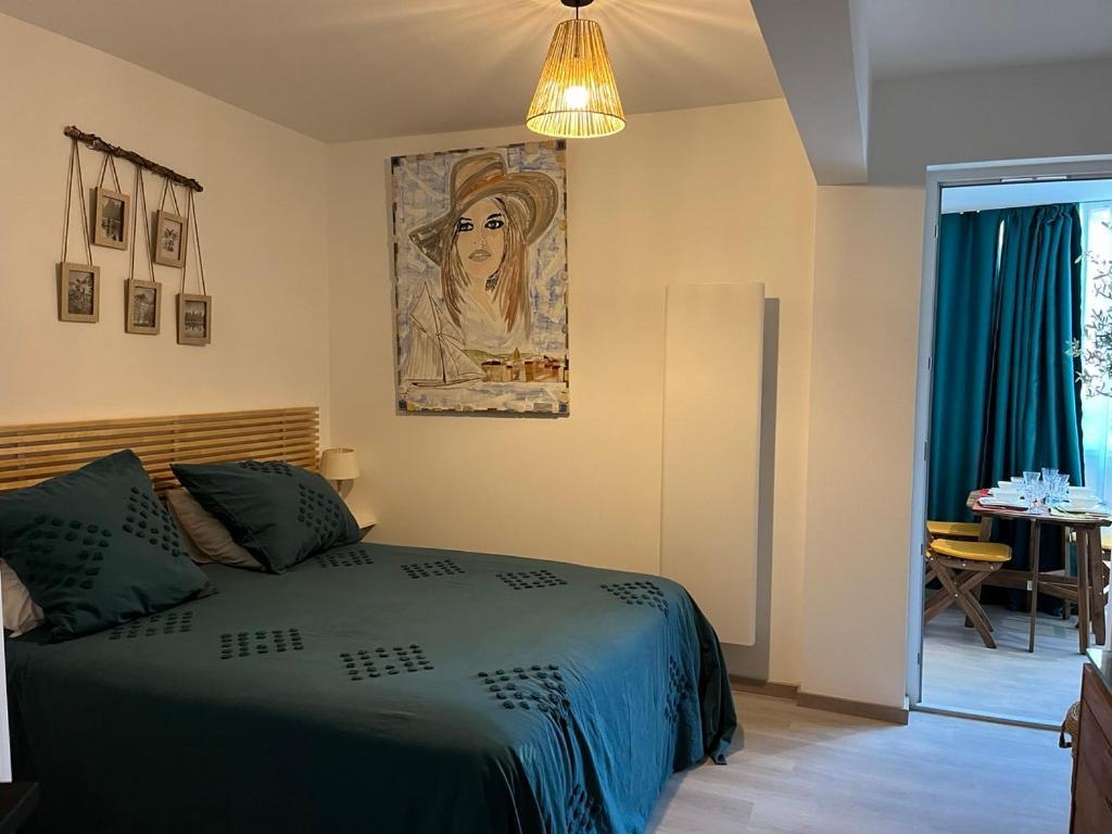 T2! 3 Ou 4 Personnes Centre Ville Neuf Avec Garage Sanary-sur-Mer Bagian luar foto