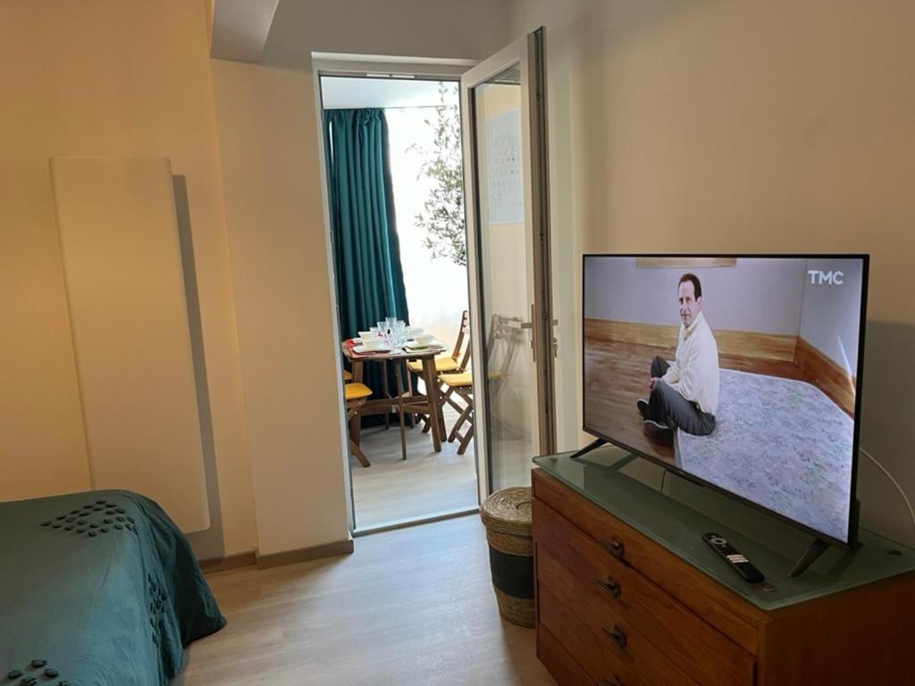T2! 3 Ou 4 Personnes Centre Ville Neuf Avec Garage Sanary-sur-Mer Bagian luar foto