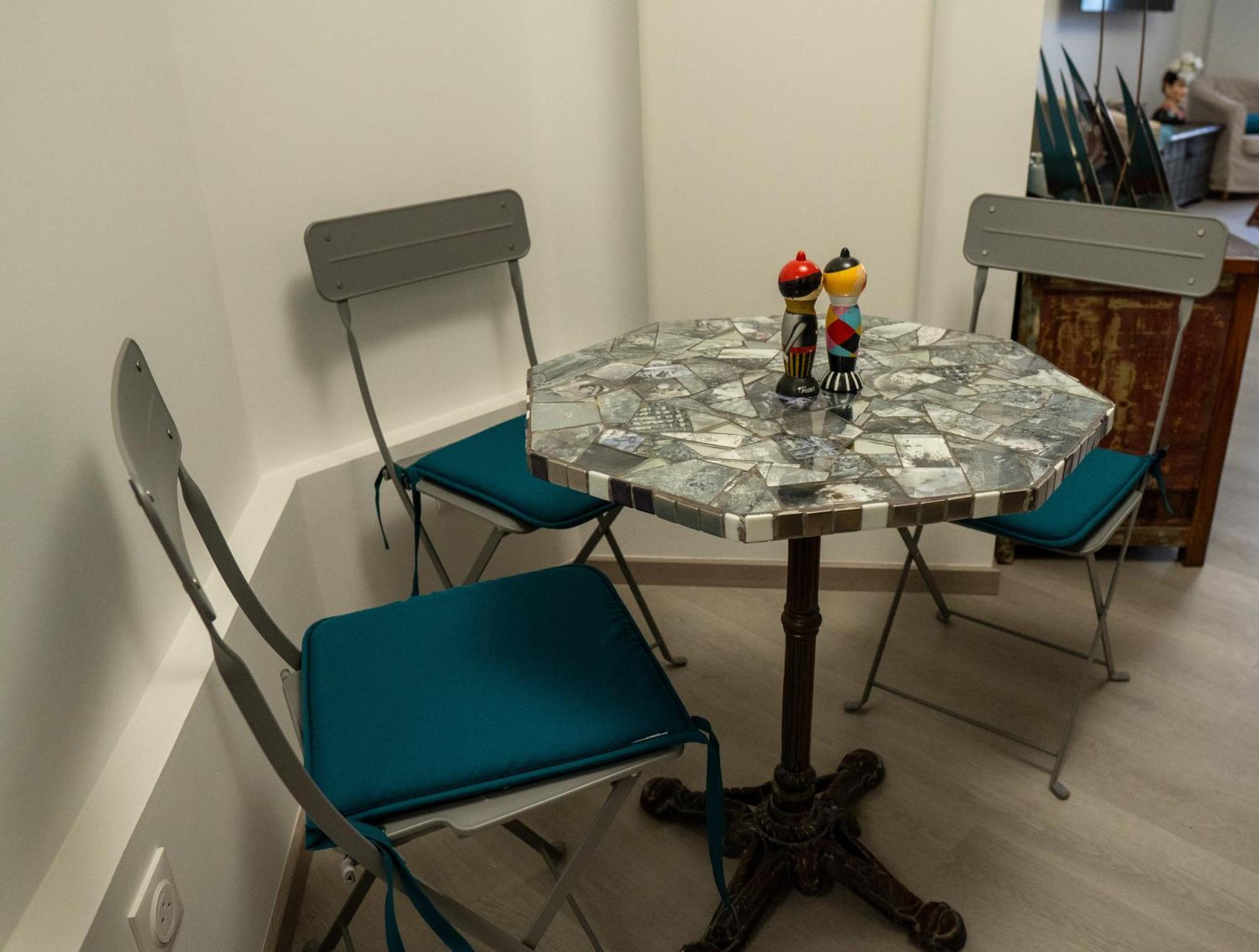 T2! 3 Ou 4 Personnes Centre Ville Neuf Avec Garage Sanary-sur-Mer Bagian luar foto